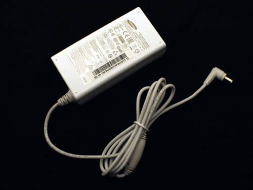 SAMSUNG 14V 4.14A AC Adapter, UK White Samsung A5814_FPNAW Adapter 14.0V 4.14A 58W Charger